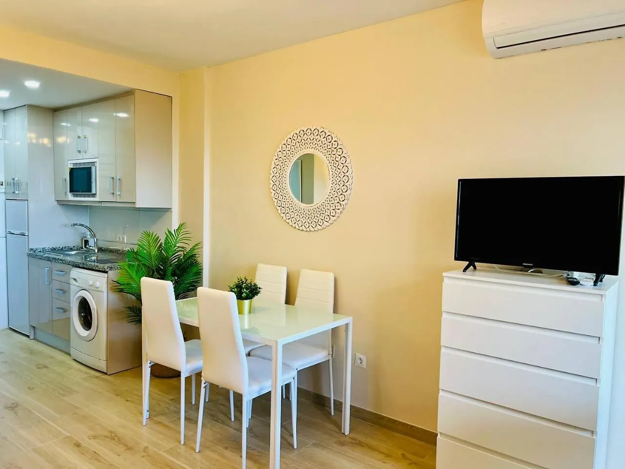 Apartment Benal Beach, Benalmadena, Costa Del Sol