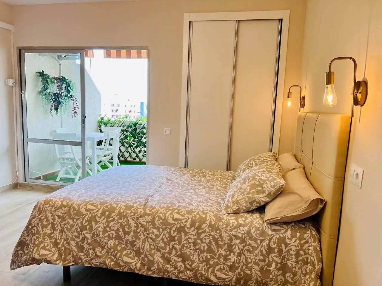 Apartment Benal Beach, Benalmadena, Costa Del Sol Spain